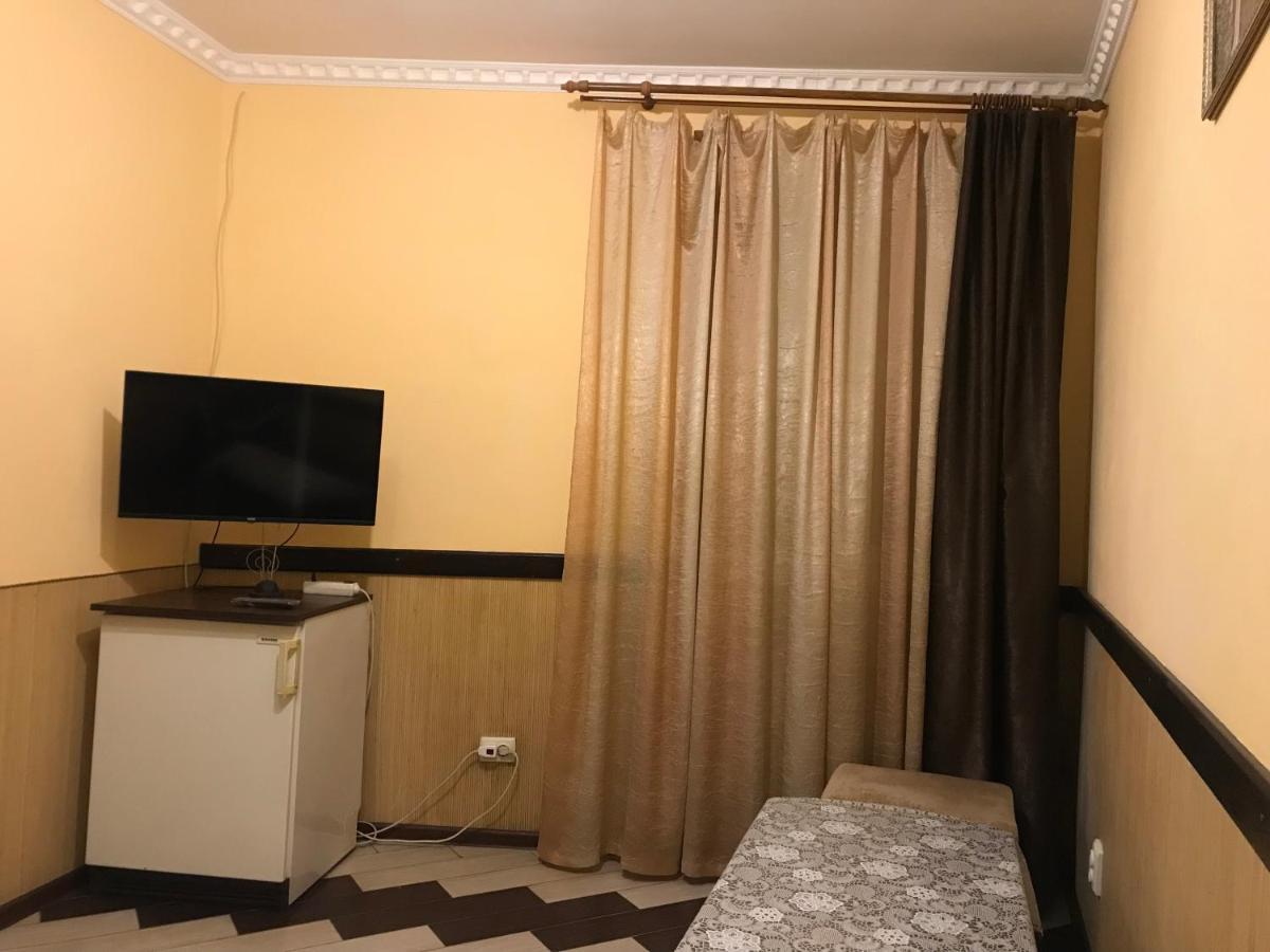 Львів Центр Міста Apartment In The Center Of Lviv Поруч Громадська Парковка מראה חיצוני תמונה